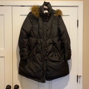 MOMO maternity down coat. Like new.